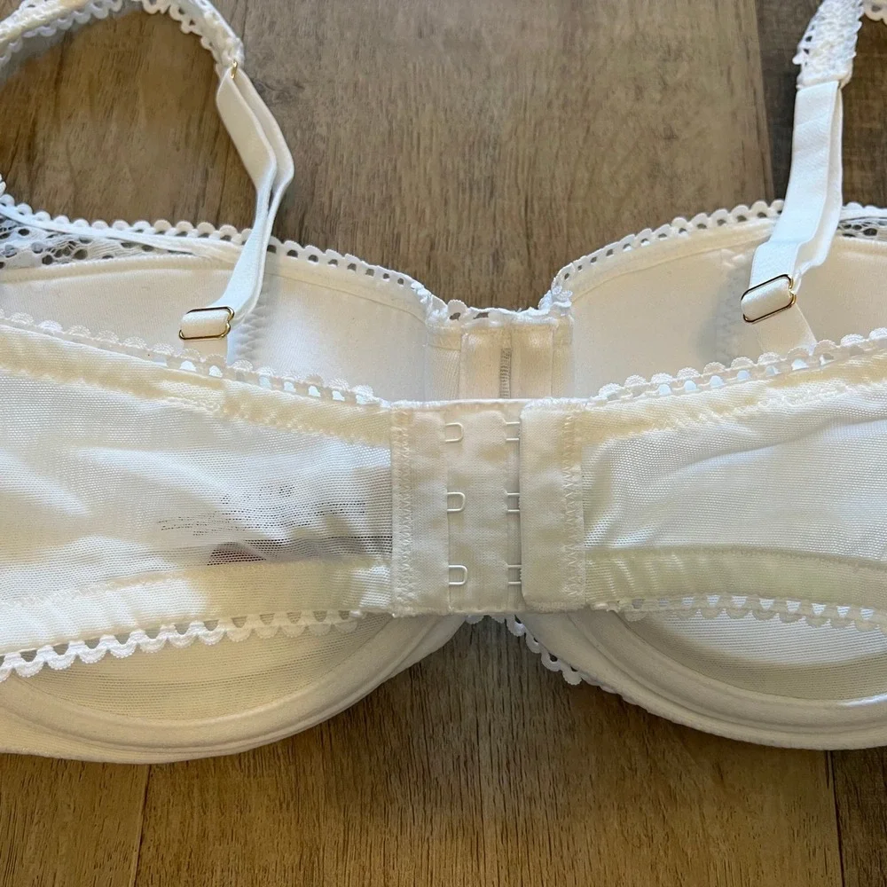 Adore Me White Floral Lace Padded Underwire Balconette Bra 34DD Scalloped Trim